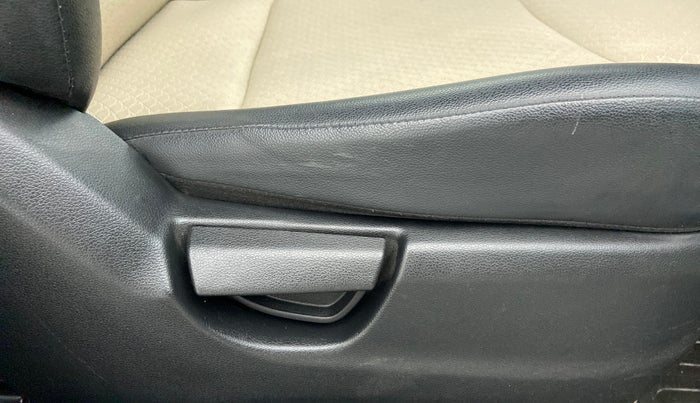 2021 Hyundai NEW SANTRO 1.1 ERA EXICUTIVE, Petrol, Manual, 21,049 km, Driver Side Adjustment Panel