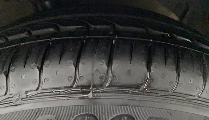 2015 Hyundai Grand i10 ASTA AT 1.2 KAPPA VTVT, Petrol, Automatic, 48,932 km, Left Front Tyre Tread