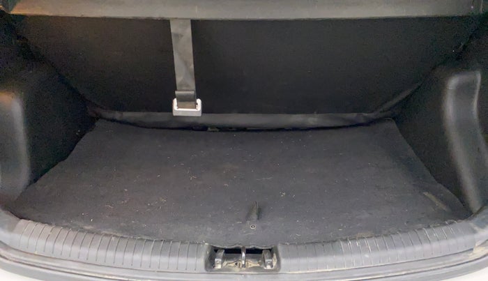 2015 Hyundai Grand i10 ASTA AT 1.2 KAPPA VTVT, Petrol, Automatic, 48,932 km, Boot Inside
