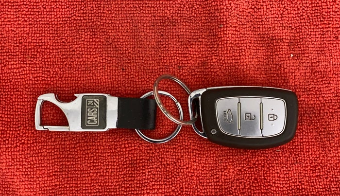2015 Hyundai Grand i10 ASTA AT 1.2 KAPPA VTVT, Petrol, Automatic, 48,932 km, Key Close Up