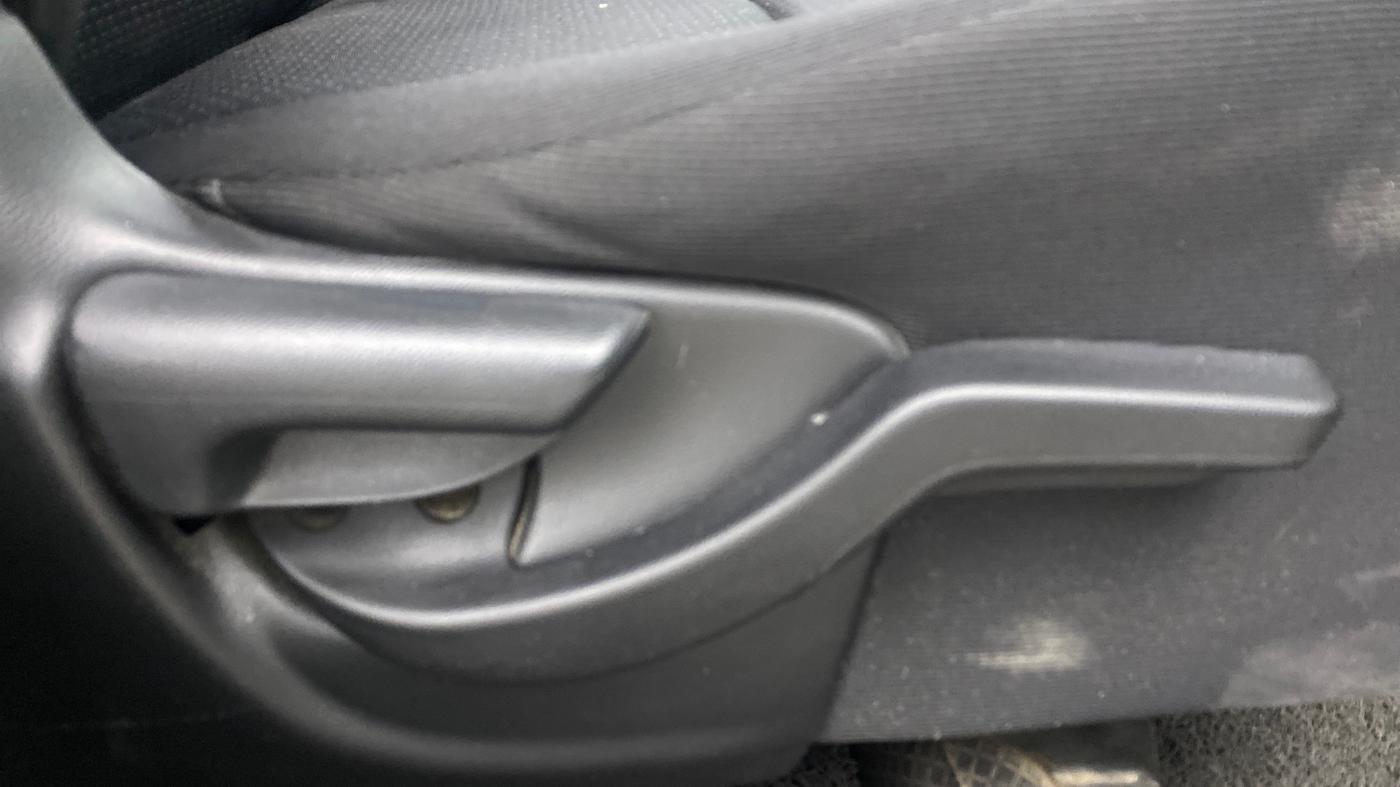 2017 Honda BR-V 1.5L I-VTEC V CVT, Petrol, Automatic, 1,35,035 km, Driver Side Adjustment Panel