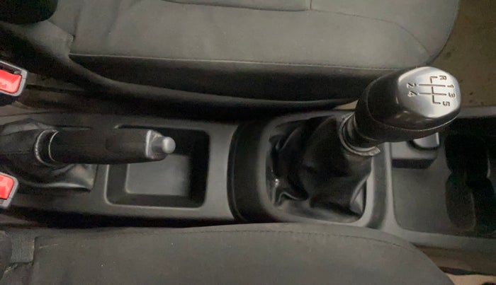 2017 Renault Kwid 1.0 RXT 02 Anniversary Edition, Petrol, Manual, 16,853 km, Gear Lever