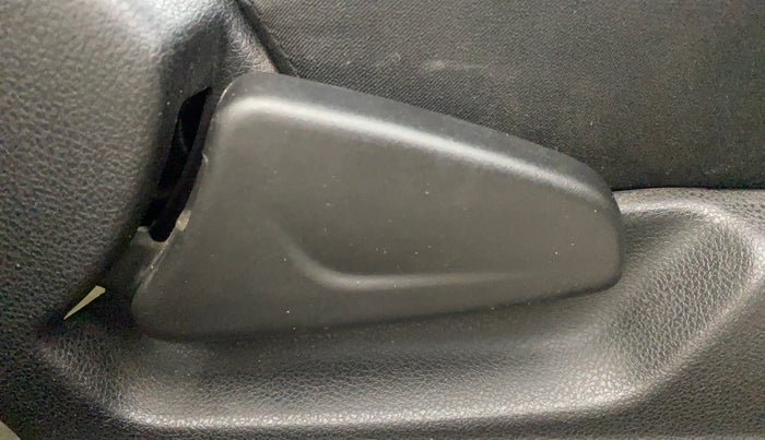 2017 Renault Kwid 1.0 RXT 02 Anniversary Edition, Petrol, Manual, 16,853 km, Driver Side Adjustment Panel