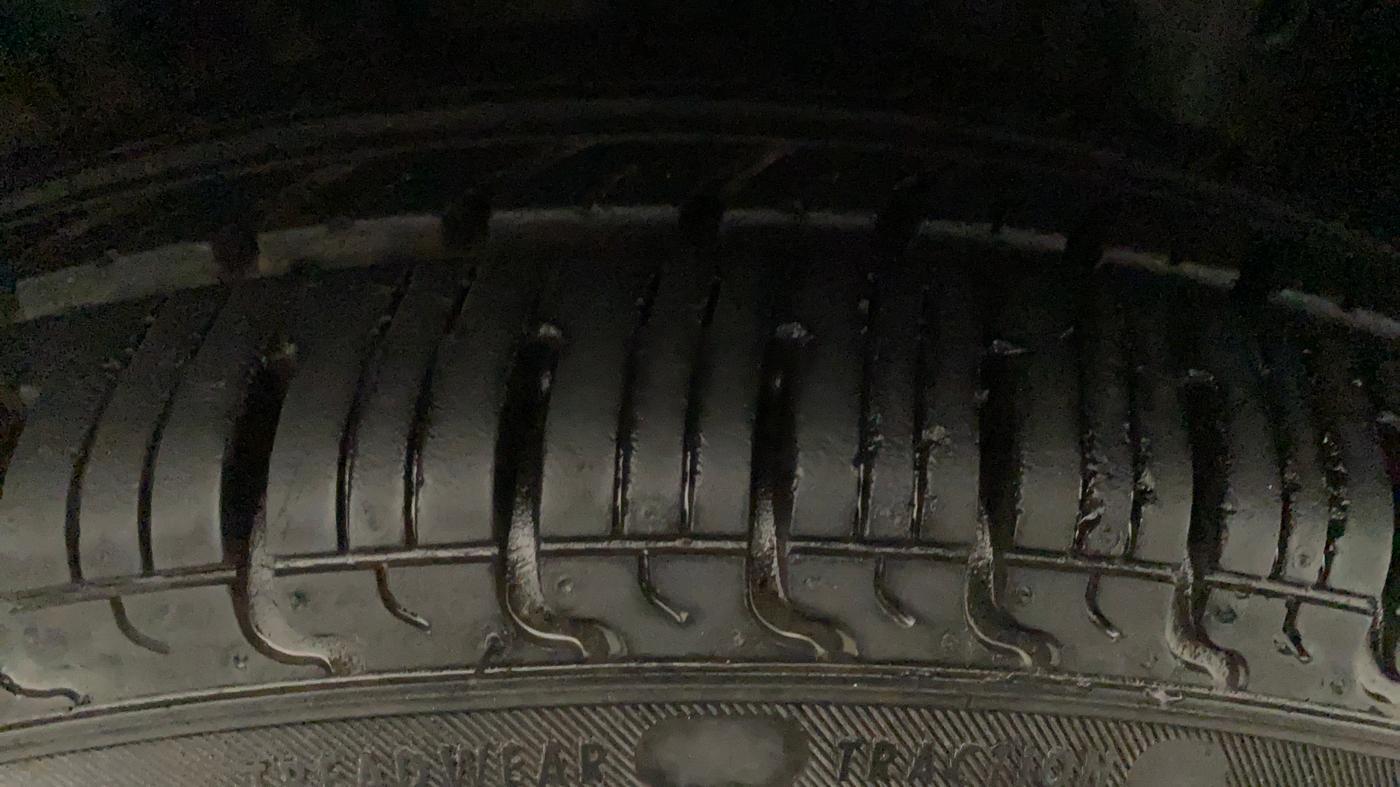 2017 Datsun Redi Go T, Petrol, Manual, 7,946 km, Right Front Tyre Tread