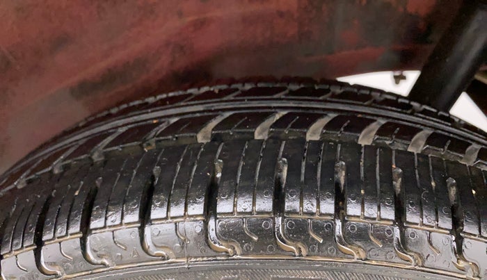 2014 Maruti Wagon R 1.0 VXI, Petrol, Manual, 83,098 km, Left Rear Tyre Tread