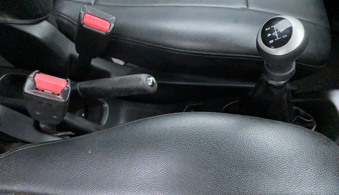 2014 Maruti Wagon R 1.0 VXI, Petrol, Manual, 83,098 km, Gear Lever