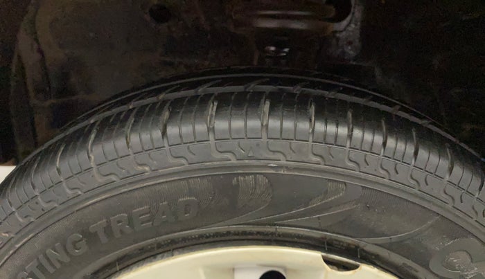 2013 Maruti Wagon R 1.0 LXI, Petrol, Manual, 37,152 km, Left Front Tyre Tread