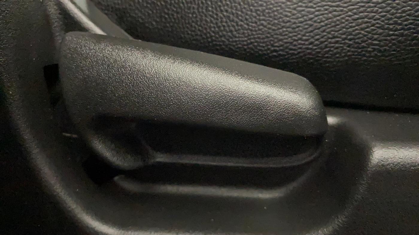 2013 Maruti Wagon R 1.0 LXI, Petrol, Manual, 37,152 km, Driver Side Adjustment Panel