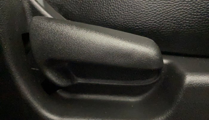 2013 Maruti Wagon R 1.0 LXI, Petrol, Manual, 37,152 km, Driver Side Adjustment Panel