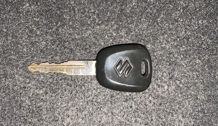 2013 Maruti Wagon R 1.0 LXI, Petrol, Manual, 37,152 km, Key Close Up