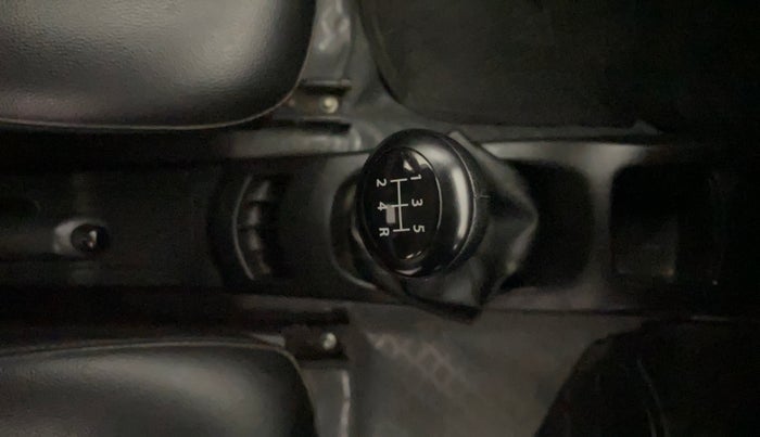 2013 Maruti Wagon R 1.0 LXI, Petrol, Manual, 37,152 km, Gear Lever
