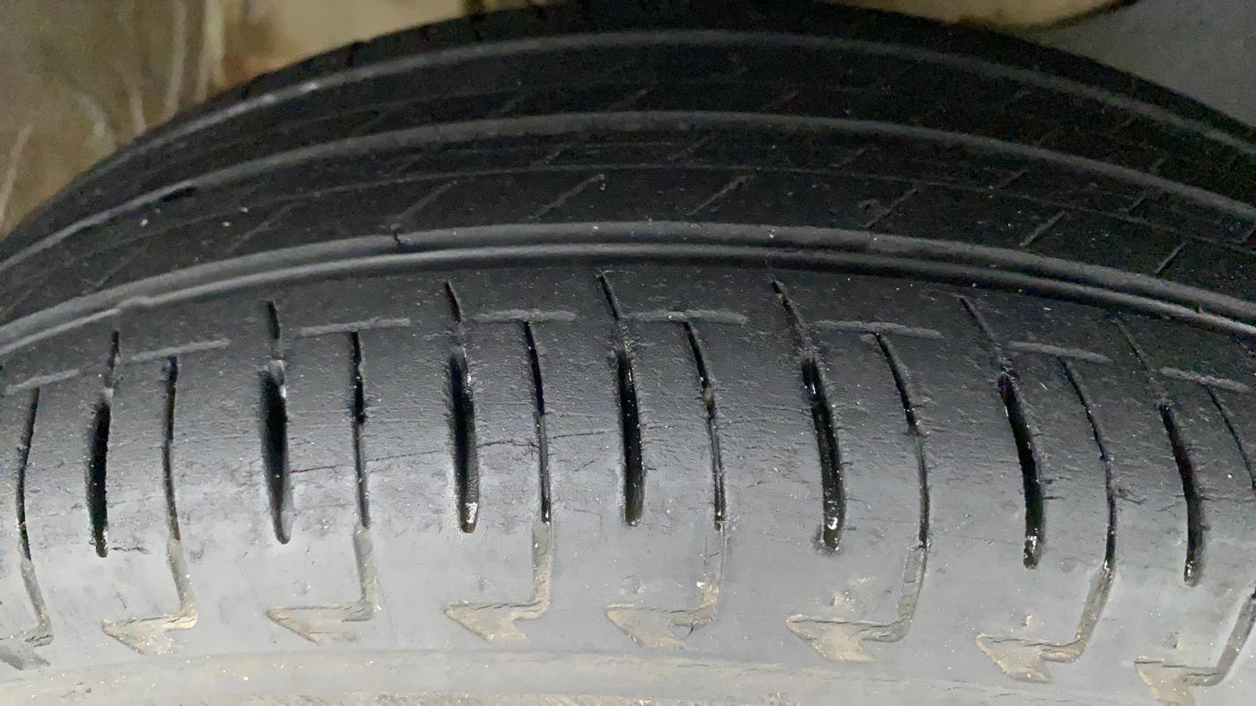 2020 Honda Amaze 1.5L I-DTEC S, Diesel, Manual, 13,378 km, Right Front Tyre Tread