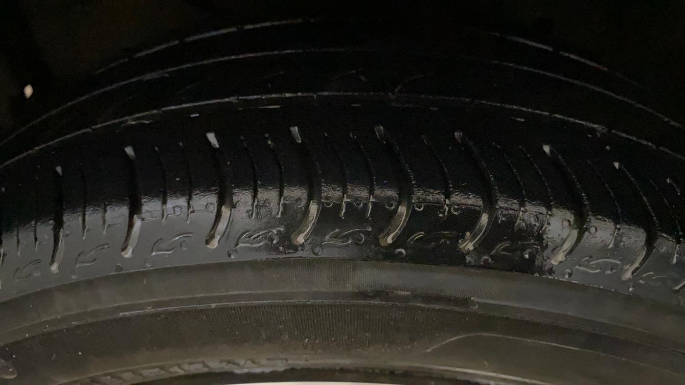 2023 Honda Amaze 1.2L I-VTEC VX, CNG, Manual, 26,288 km, Left Front Tyre Tread