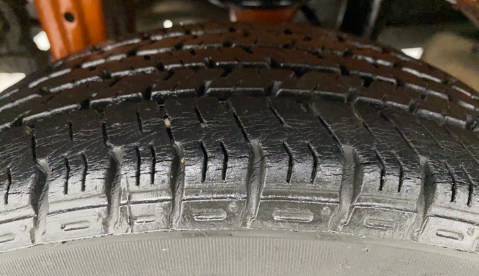 2015 Maruti Alto K10 VXI AMT P, Petrol, Automatic, 27,824 km, Right Rear Tyre Tread