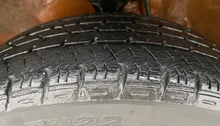 2015 Maruti Alto K10 VXI AMT P, Petrol, Automatic, 27,824 km, Left Front Tyre Tread