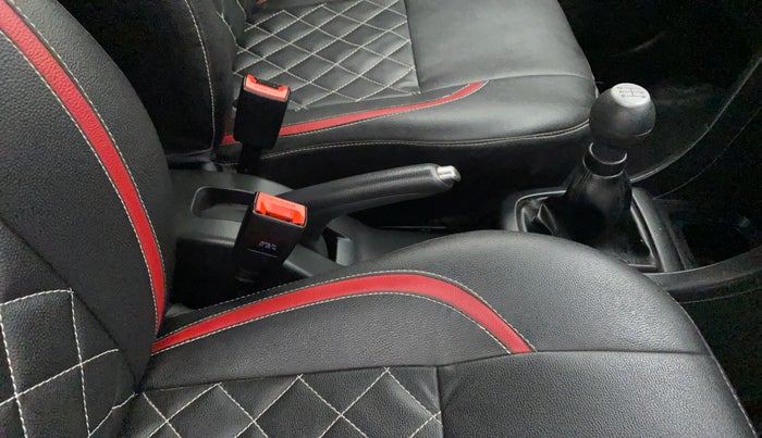 2016 Maruti Swift VXI, Petrol, Manual, 37,715 km, Gear Lever