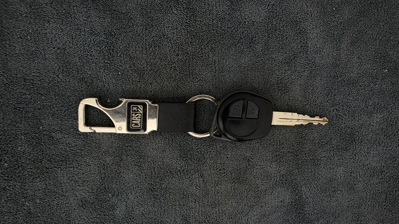 2016 Maruti Swift VXI, Petrol, Manual, 37,715 km, Key Close Up
