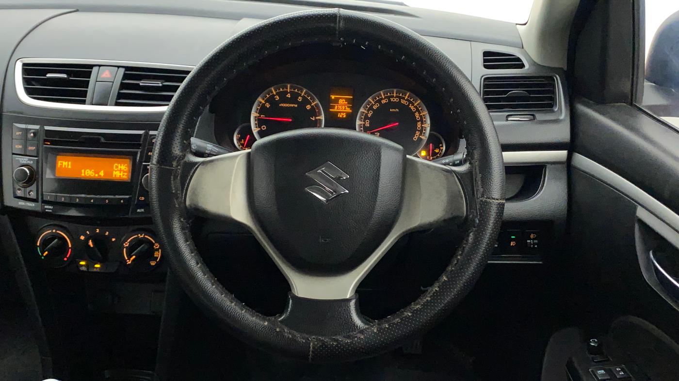 2016 Maruti Swift VXI, Petrol, Manual, 37,715 km, Steering Wheel Close Up