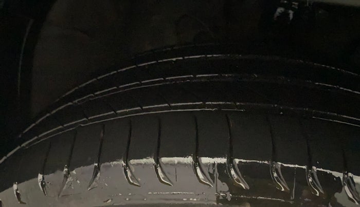 2020 Hyundai VENUE SX 1.0 TURBO, Petrol, Manual, 45,228 km, Right Front Tyre Tread