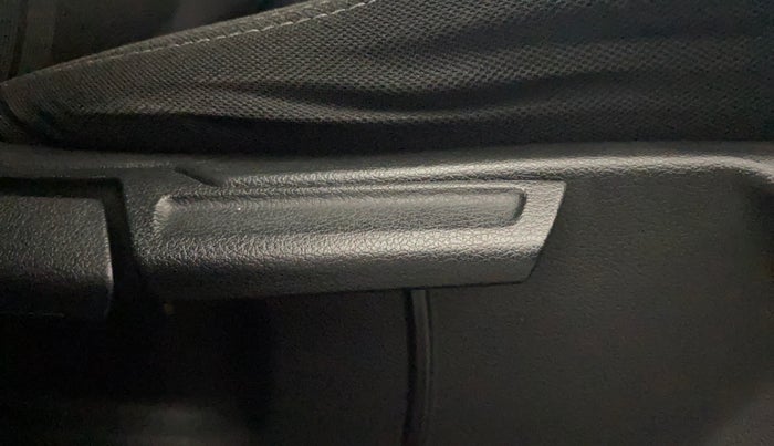 2020 Hyundai VENUE SX 1.0 TURBO, Petrol, Manual, 45,228 km, Driver Side Adjustment Panel