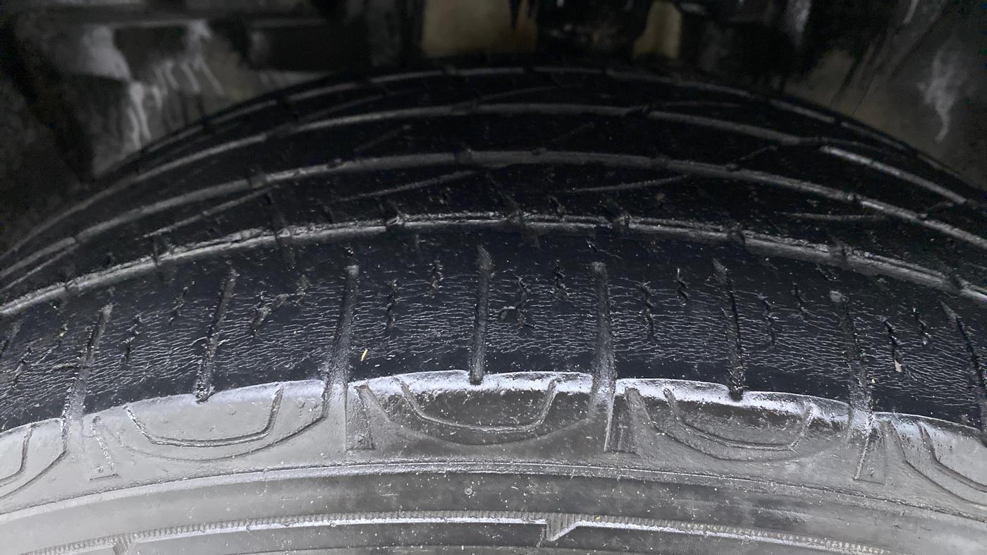 2017 Jeep Compass 2.0 LONGITUDE (O), Diesel, Manual, 50,933 km, Left Front Tyre Tread