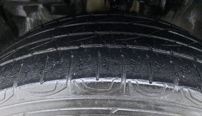 2017 Jeep Compass 2.0 LONGITUDE (O), Diesel, Manual, 50,933 km, Left Front Tyre Tread