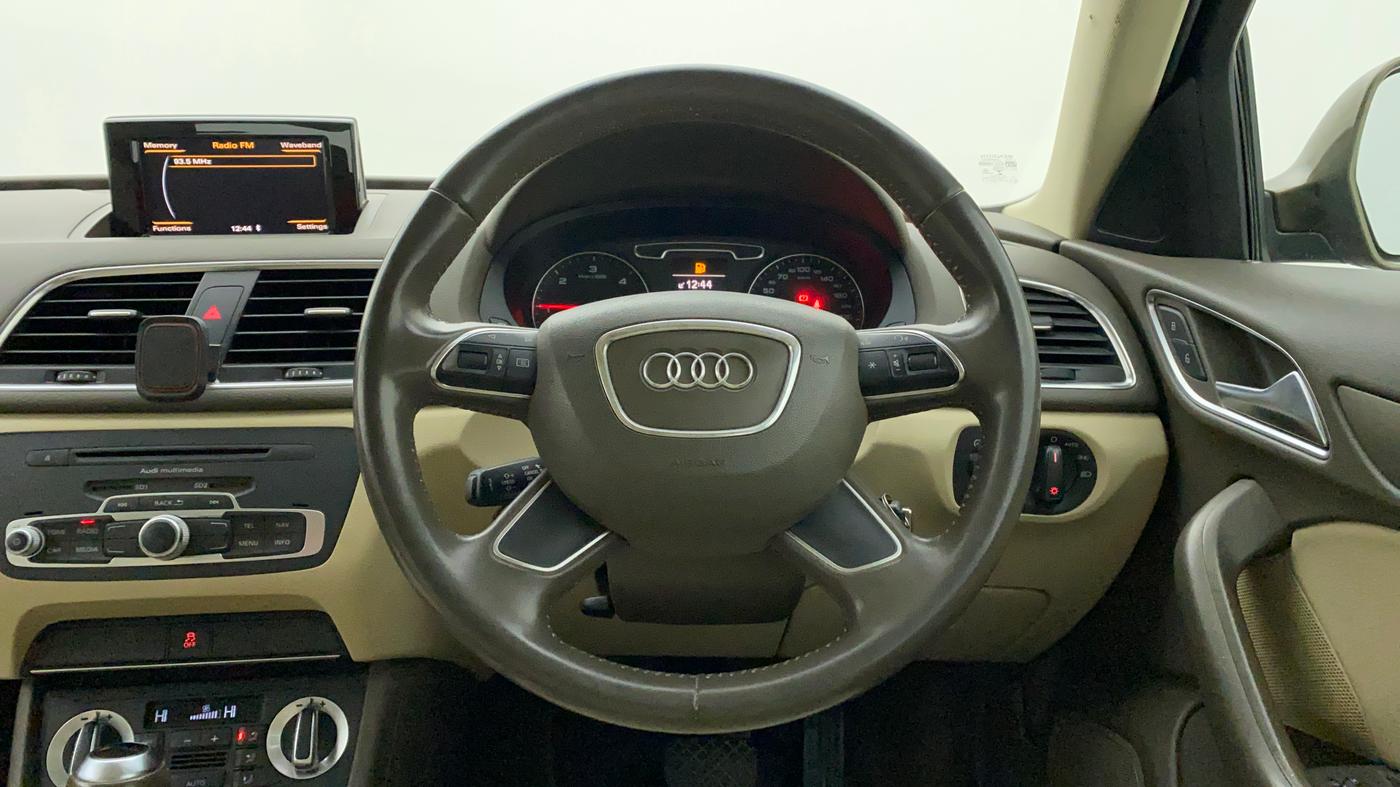 2013 Audi Q3 2.0 TDI QUATTRO, Diesel, Automatic, 67,051 km, Steering Wheel