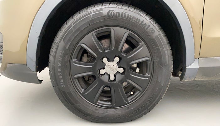 2013 Audi Q3 2.0 TDI QUATTRO, Diesel, Automatic, 67,051 km, Left Front Wheel