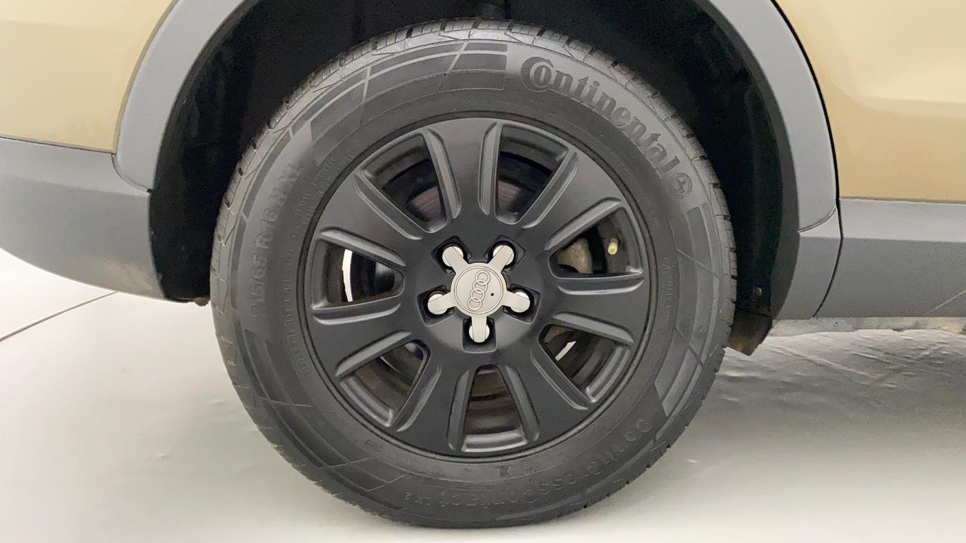2013 Audi Q3 2.0 TDI QUATTRO, Diesel, Automatic, 67,051 km, Right Rear Wheel