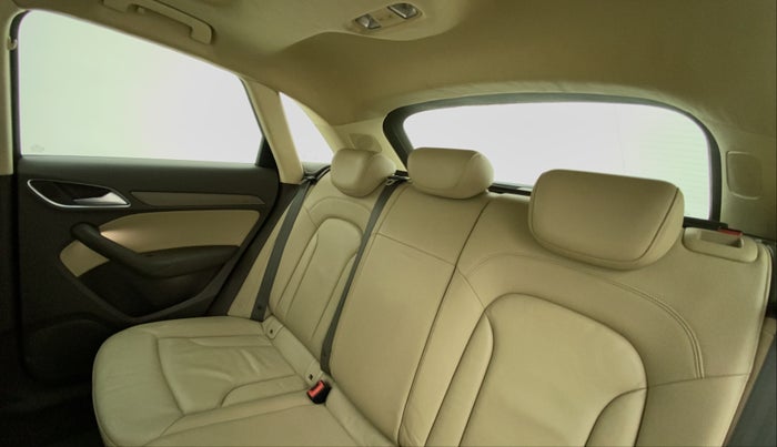 2013 Audi Q3 2.0 TDI QUATTRO, Diesel, Automatic, 67,051 km, Right Side Door Cabin View