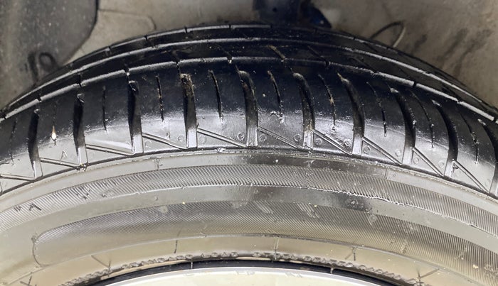 2023 Hyundai GRAND I10 NIOS MAGNA 1.2 KAPPA VTVT, Petrol, Manual, 8,998 km, Left Front Tyre Tread