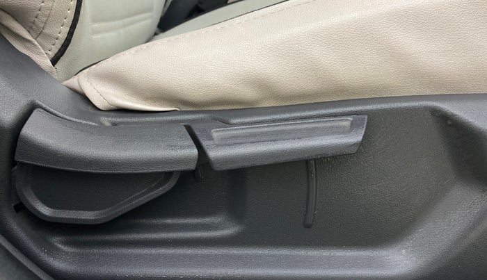 2023 Hyundai GRAND I10 NIOS MAGNA 1.2 KAPPA VTVT, Petrol, Manual, 8,998 km, Driver Side Adjustment Panel