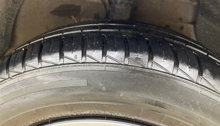 2023 Hyundai GRAND I10 NIOS MAGNA 1.2 KAPPA VTVT, Petrol, Manual, 8,998 km, Right Front Tyre Tread