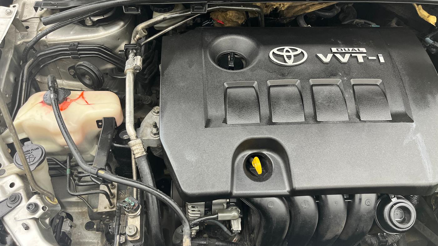 2014 Toyota Corolla Altis VL CVT PETROL, Petrol, Automatic, 1,08,352 km, Engine View - Right