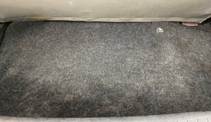 2016 Mahindra Kuv100 K8 6 STR, Petrol, Manual, 54,693 km, Boot Inside