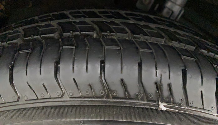 2014 Maruti Swift Dzire VXI, Petrol, Manual, 32,941 km, Right Rear Tyre Tread