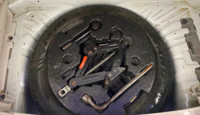 2019 Mahindra XUV300 W6 1.5 DIESEL, Diesel, Manual, 1,07,874 km, Spare Tyre