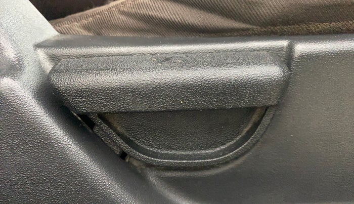 2014 Hyundai i20 SPORTZ 1.2, Petrol, Manual, 50,394 km, Driver Side Adjustment Panel