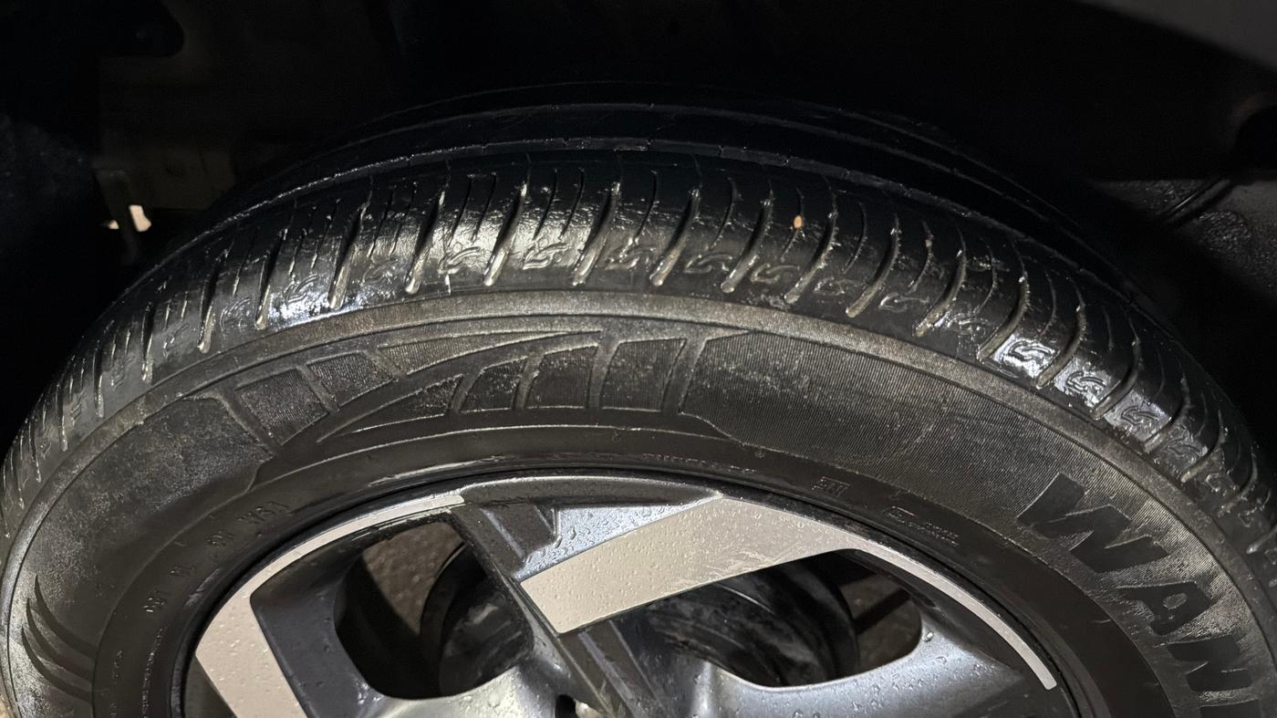 2019 Hyundai VENUE SX PLUS 1.0 TURBO DCT, Petrol, Automatic, 32,909 km, Right Rear Tyre Tread