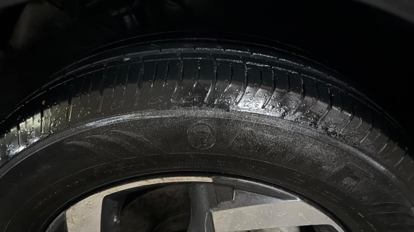 2019 Hyundai VENUE SX PLUS 1.0 TURBO DCT, Petrol, Automatic, 32,909 km, Right Front Tyre Tread
