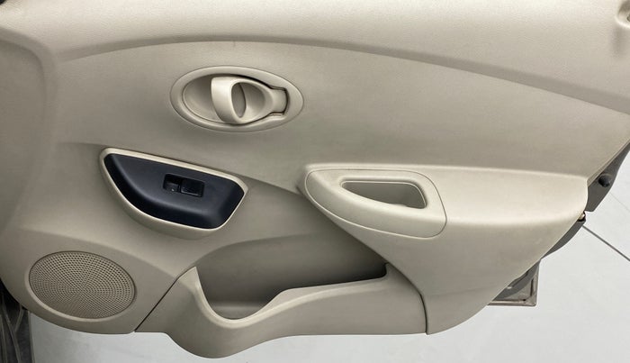 2016 Datsun Go T, Petrol, Manual, 29,961 km, Driver Side Door Panels Control