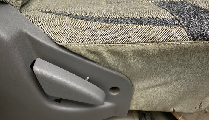 2016 Datsun Go T, Petrol, Manual, 29,961 km, Driver Side Adjustment Panel