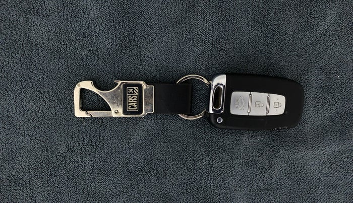 2014 Hyundai Verna FLUIDIC 1.6 VTVT SX OPT, Petrol, Manual, 24,690 km, Key Close Up