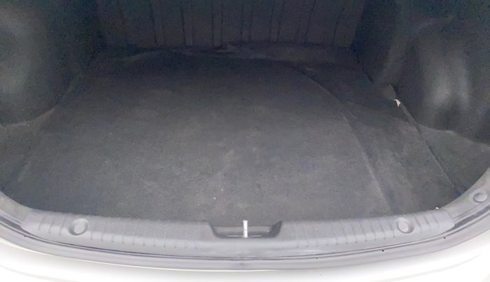 2014 Hyundai Verna FLUIDIC 1.6 VTVT SX OPT, Petrol, Manual, 24,690 km, Boot Inside