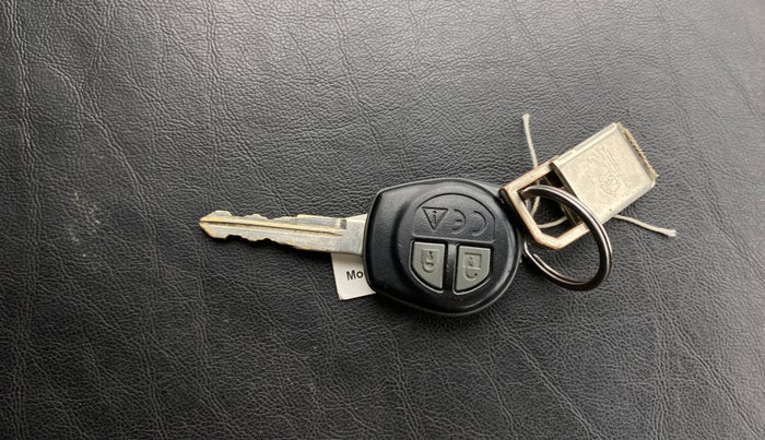 2018 Maruti Swift VXI, Petrol, Manual, 60,743 km, Key Close Up