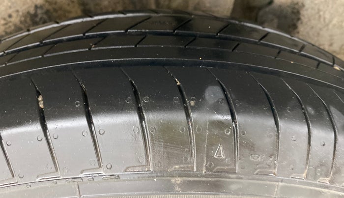 2018 Maruti Swift VXI, Petrol, Manual, 60,743 km, Left Rear Tyre Tread