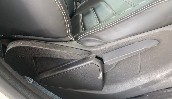 2016 Ford Ecosport TITANIUM 1.5L DIESEL, Diesel, Manual, 1,39,123 km, Driver Side Adjustment Panel