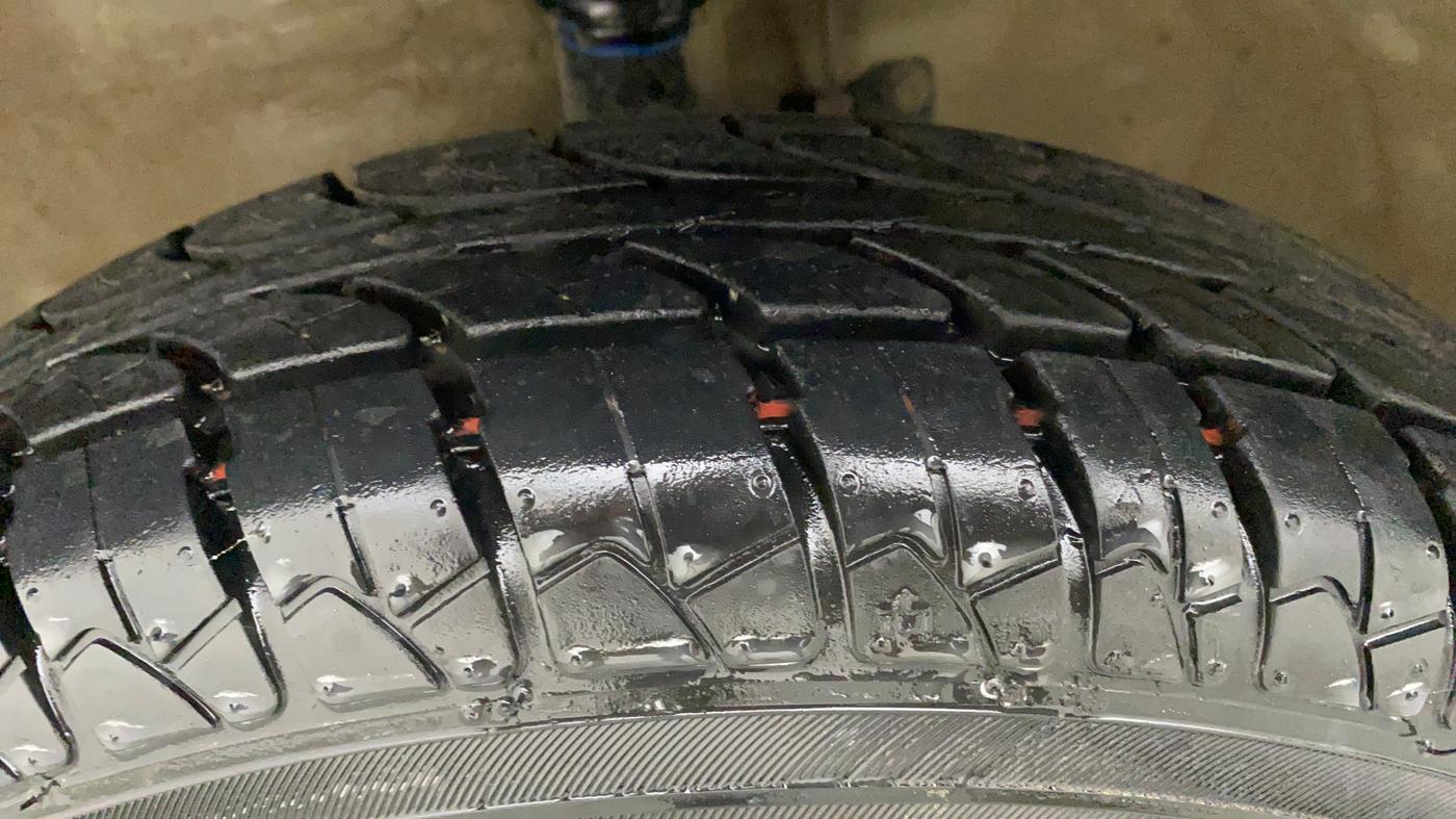 2017 Maruti Wagon R 1.0 LXI CNG, CNG, Manual, 45,186 km, Left Front Tyre Tread