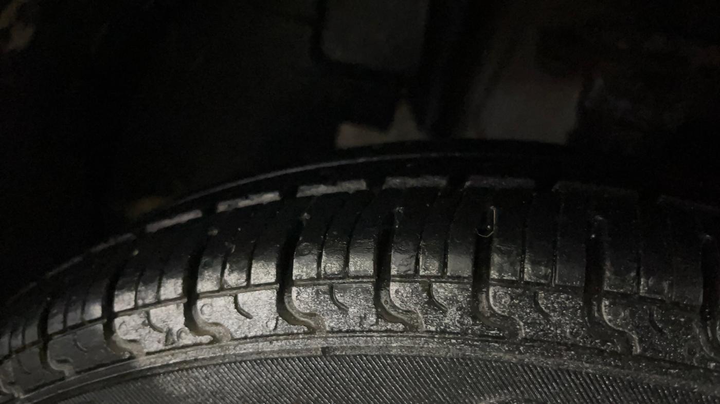 2017 Renault Kwid RXL, Petrol, Manual, 86,916 km, Left Front Tyre Tread