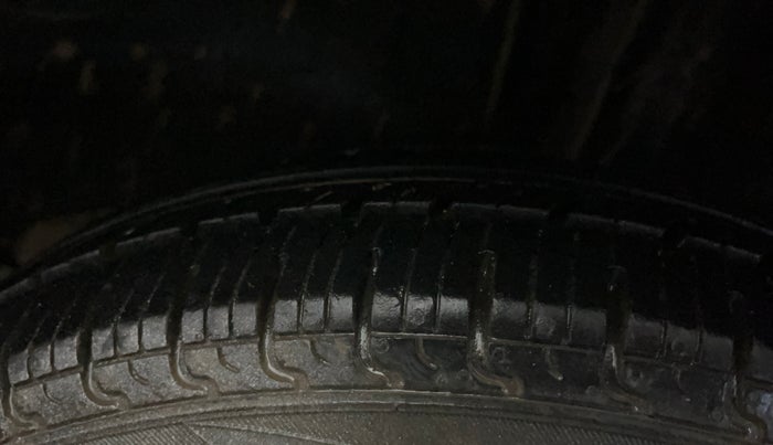 2017 Renault Kwid RXL, Petrol, Manual, 86,916 km, Left Rear Tyre Tread